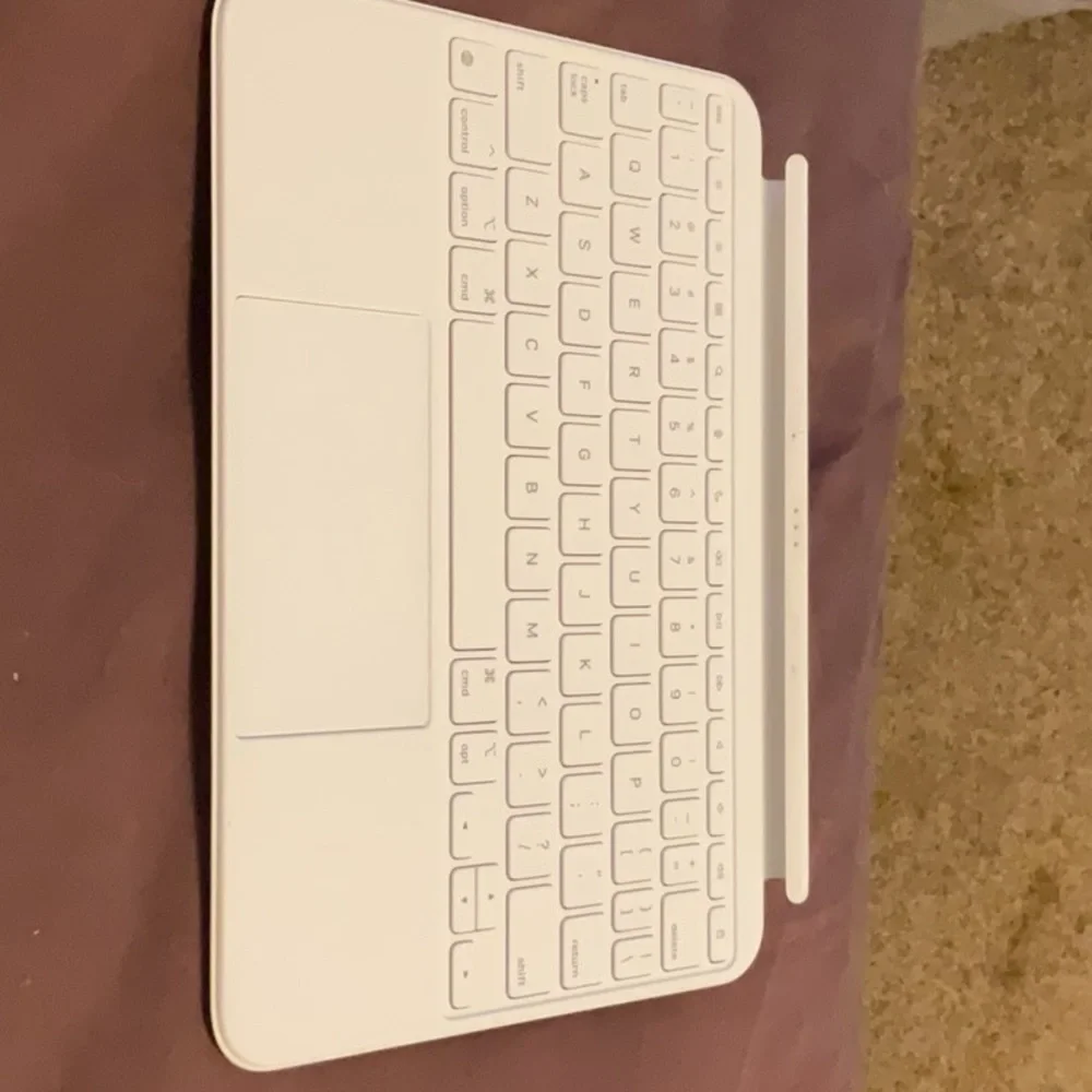 NEW Apple - Magic Keyboard Folio for iPad 10.9-inch - White